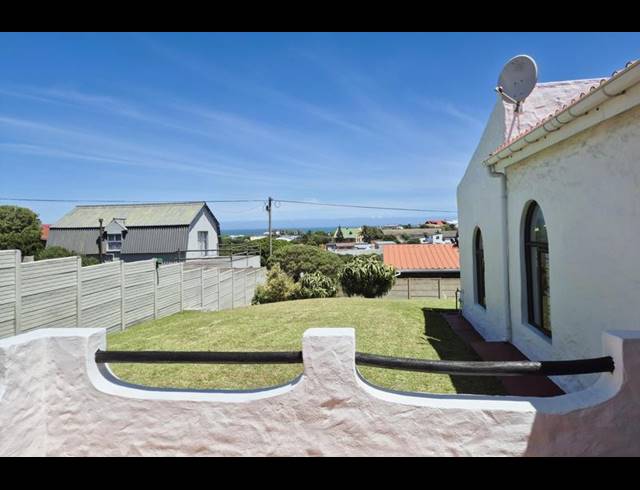 3 BEDROOM HOUSE FOR SALE IN KLEINBAAI